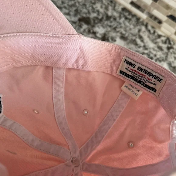 Pink Boston Red Sox Baseball Cap - Picture 3 of 6